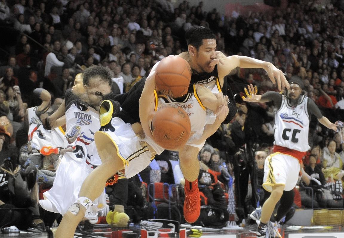 2013NBA尼克斯VS火箭巅峰对决：火花四溅的赛季转折之战(图4)