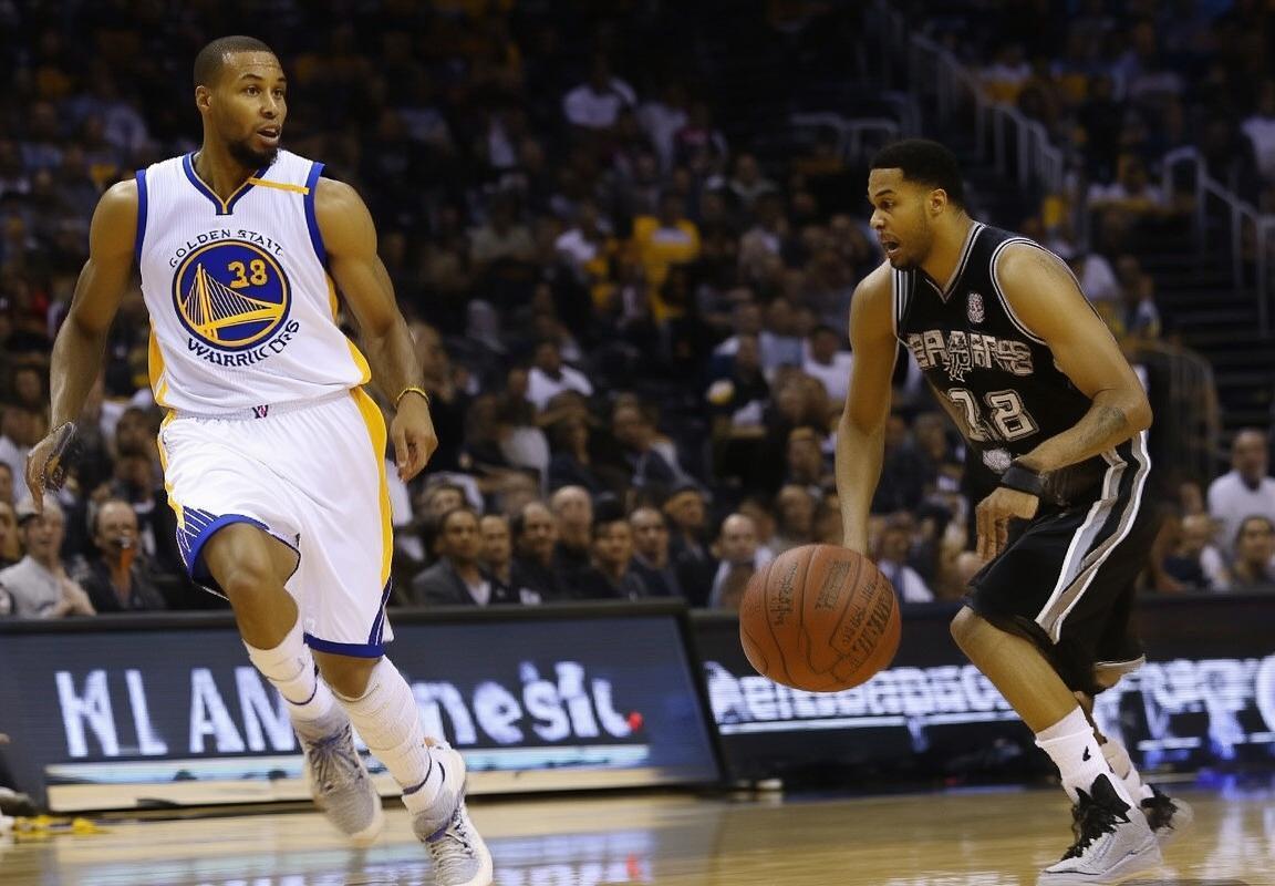 2015-2016NBA赛季勇士与马刺巅峰对决回顾(图3)